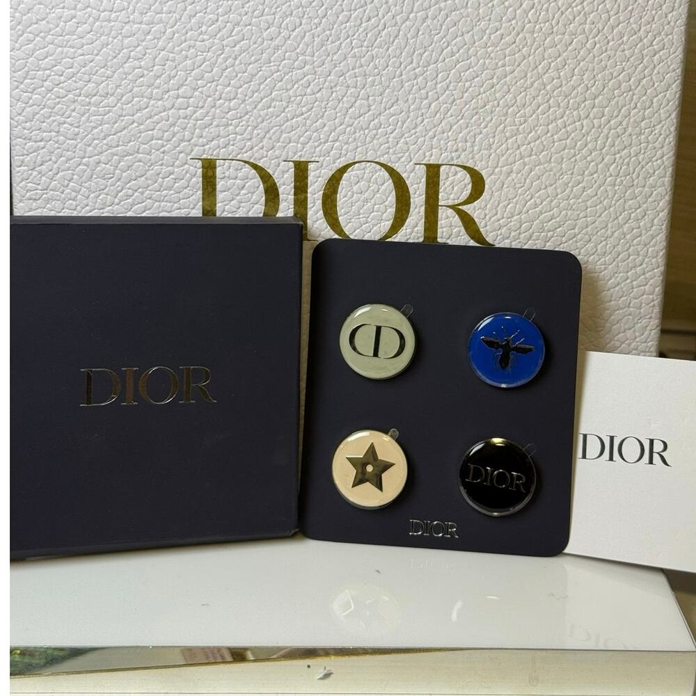 Dior Novelty Pin Badge Set (4 pins) - GWP - New in Box - Picture 4 of 6